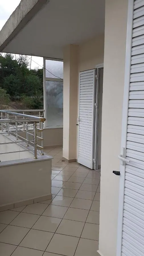 Apartment Salo Guesthouse Gjirokaster Albania