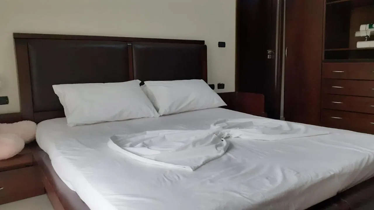 Apartment Salo Guesthouse Gjirokaster